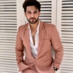Gultesham Biography